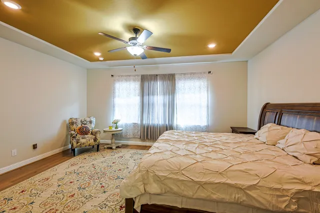 $598,000 | 10337 Bayou Oaks Drive, Conroe, TX 77385