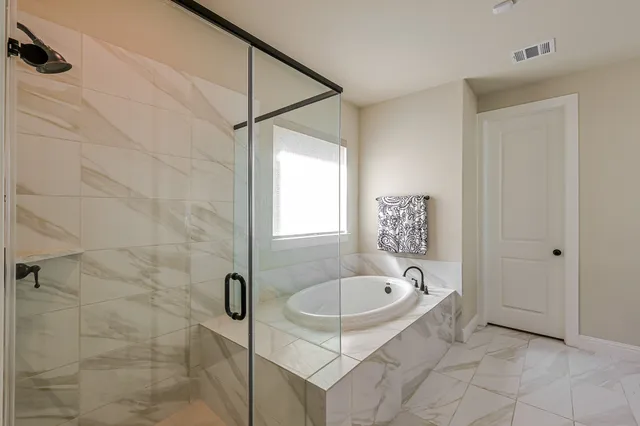 $598,000 | 10337 Bayou Oaks Drive, Conroe, TX 77385