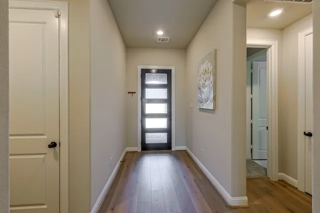 $598,000 | 10337 Bayou Oaks Drive, Conroe, TX 77385