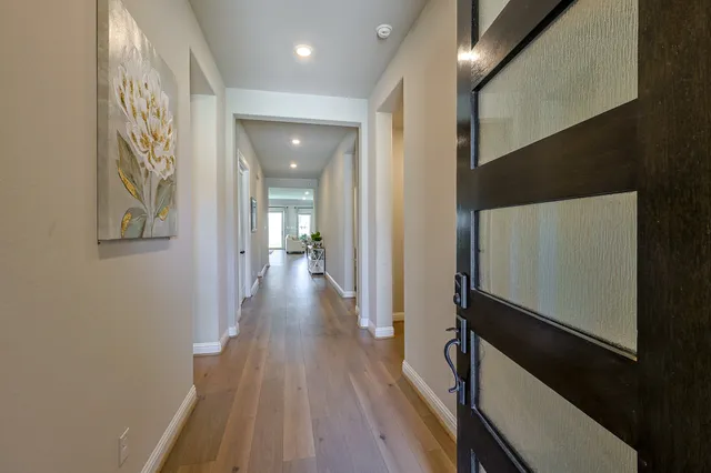 $598,000 | 10337 Bayou Oaks Drive, Conroe, TX 77385