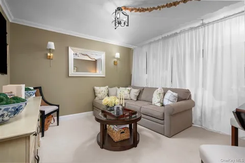 $92,500 | 1 Bryant Crescent, Unit 2A, White Plains, NY 10605