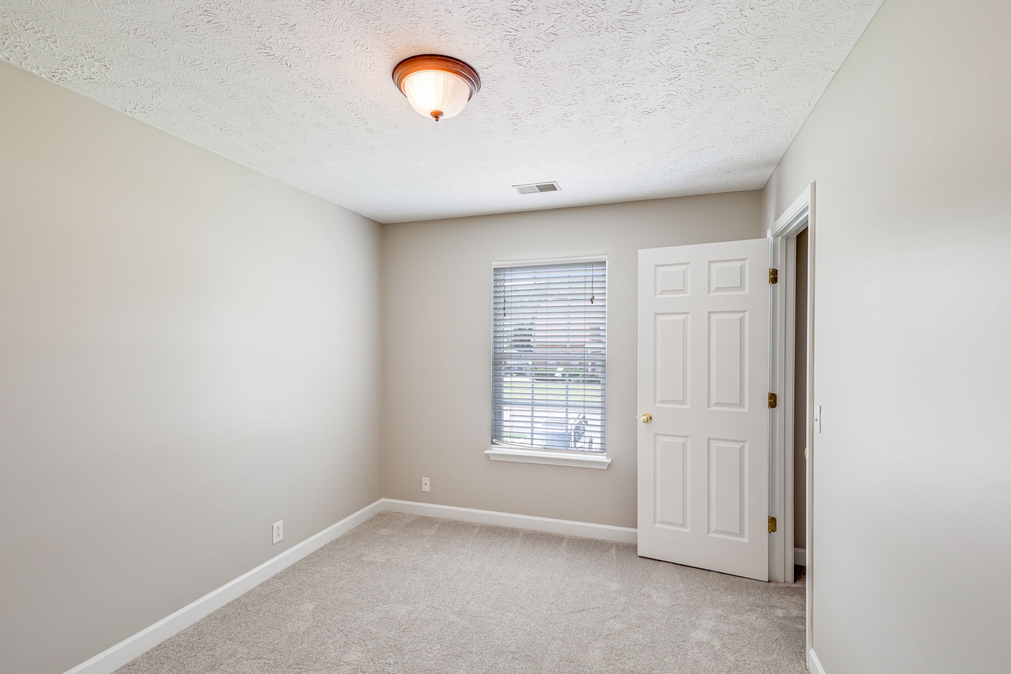 523 County Farm Road Murfreesboro, TN 37127 - Photo 31 of 44 Upstairs Bedroom 2.