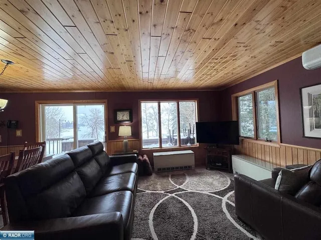 $789,500 | 9063 East Wakemup Village Road, Cook, MN 55723