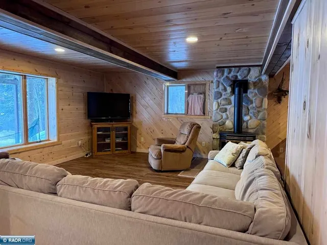 $789,500 | 9063 East Wakemup Village Road, Cook, MN 55723