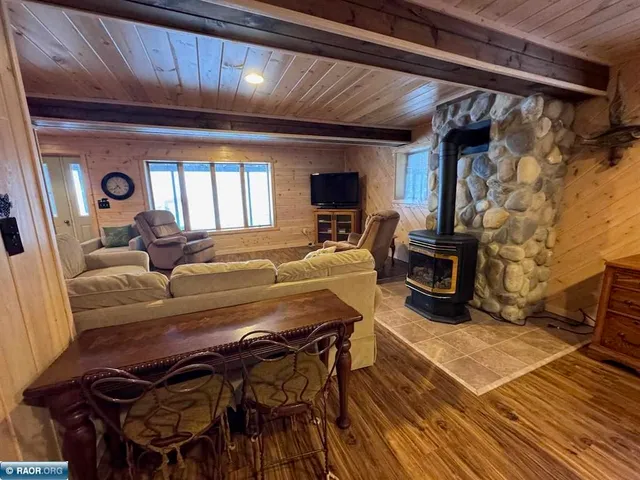 $789,500 | 9063 East Wakemup Village Road, Cook, MN 55723