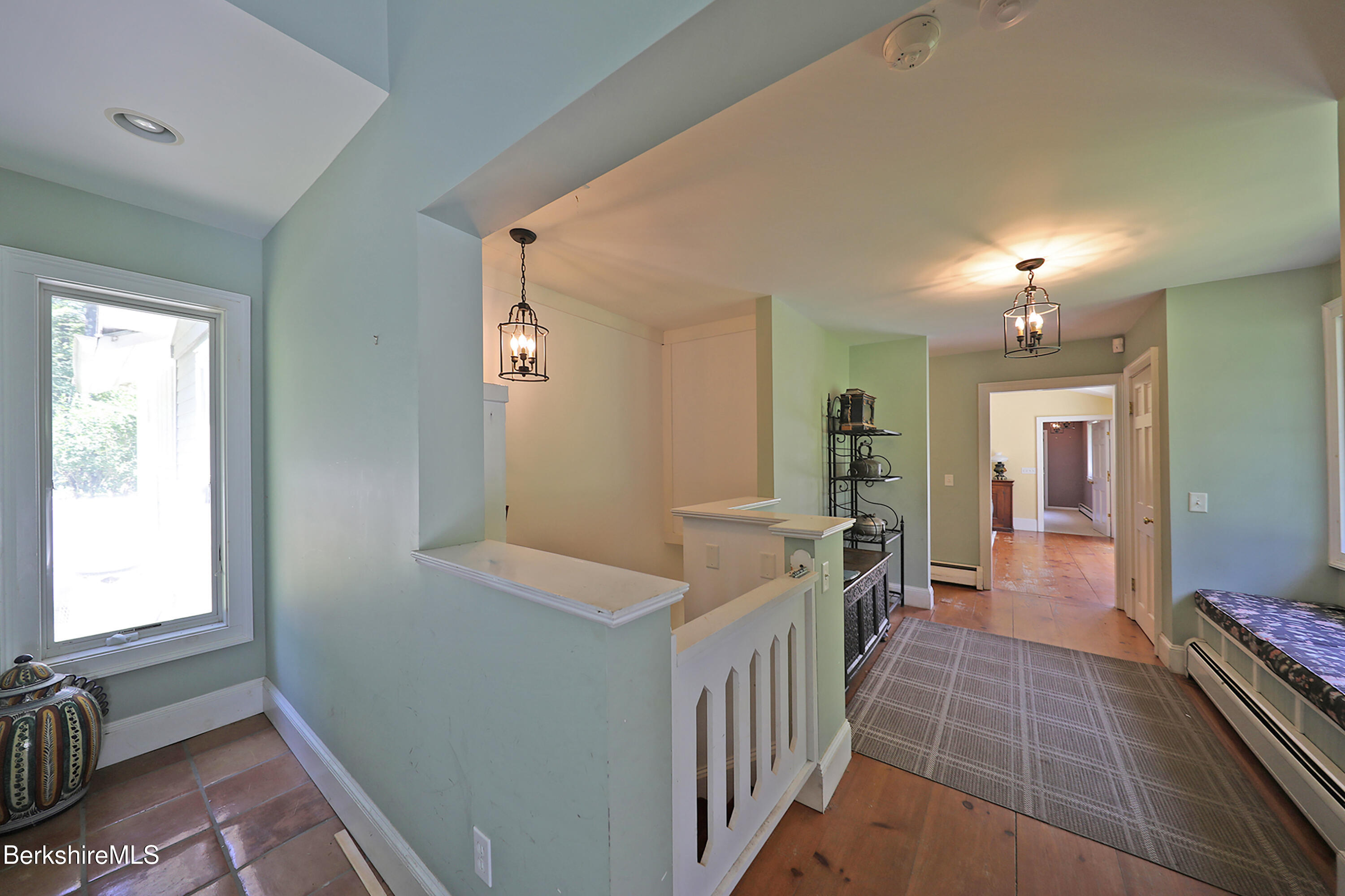15 Interlaken Cross Road Stockbridge, MA 01262 - Photo 3 of 47 Foyer