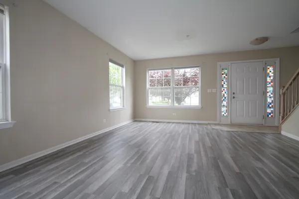 $2,200 | 2554 Dickens Drive, Aurora, IL 60503