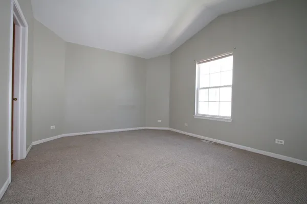 $2,200 | 2554 Dickens Drive, Aurora, IL 60503