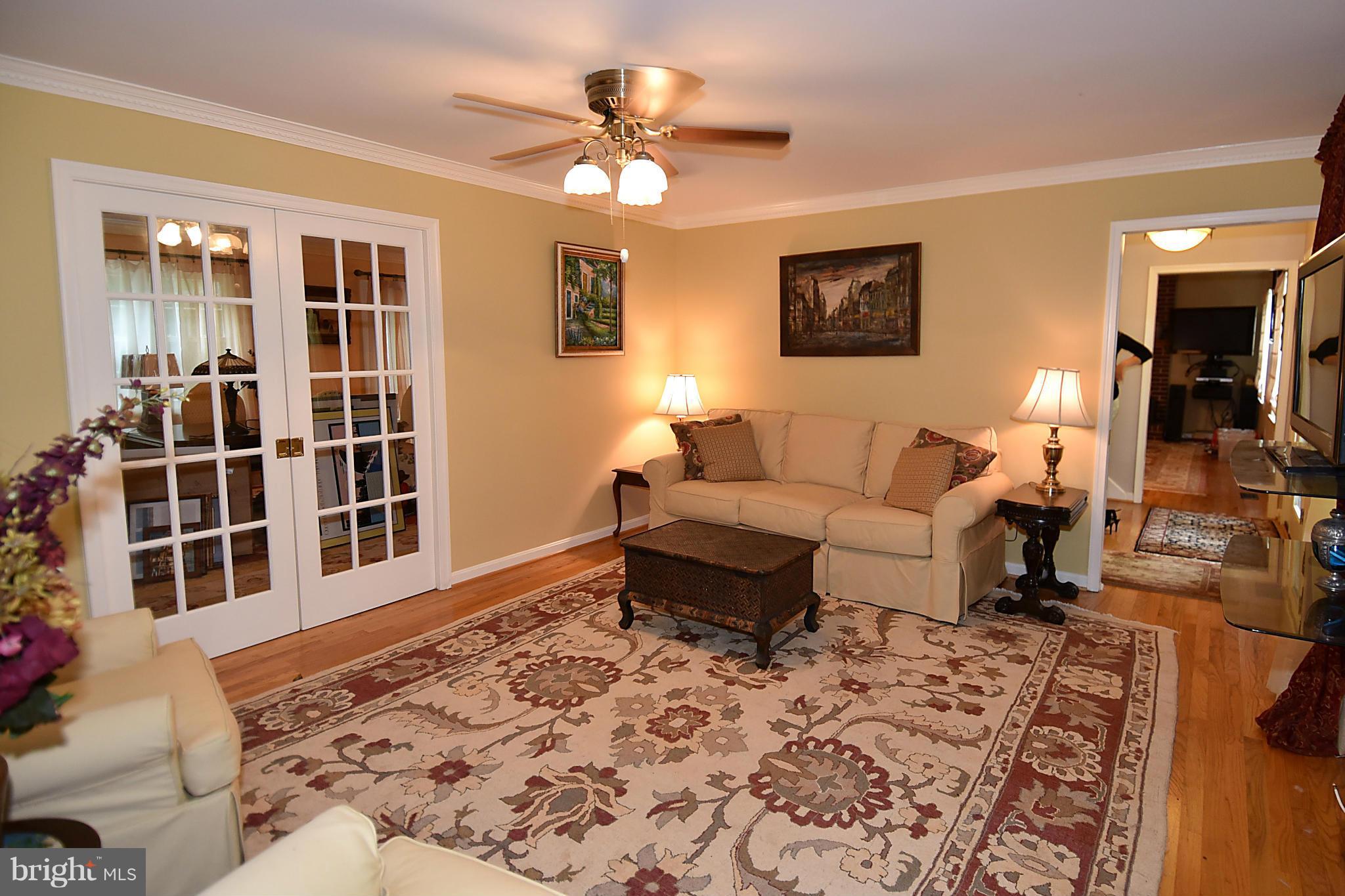 12318 Running Deer Road Manassas, VA 20112 - Photo 11 of 28 Living Room