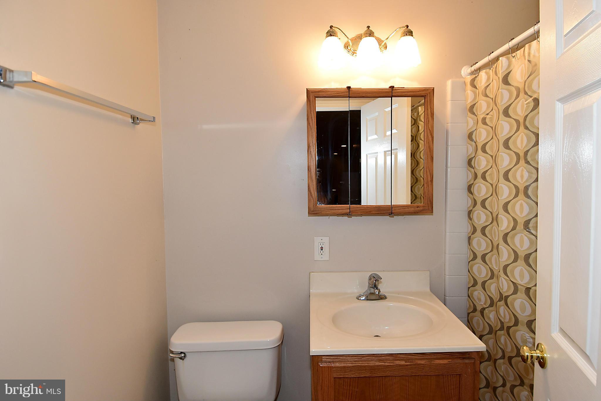 12318 Running Deer Road Manassas, VA 20112 - Photo 20 of 28 Bath