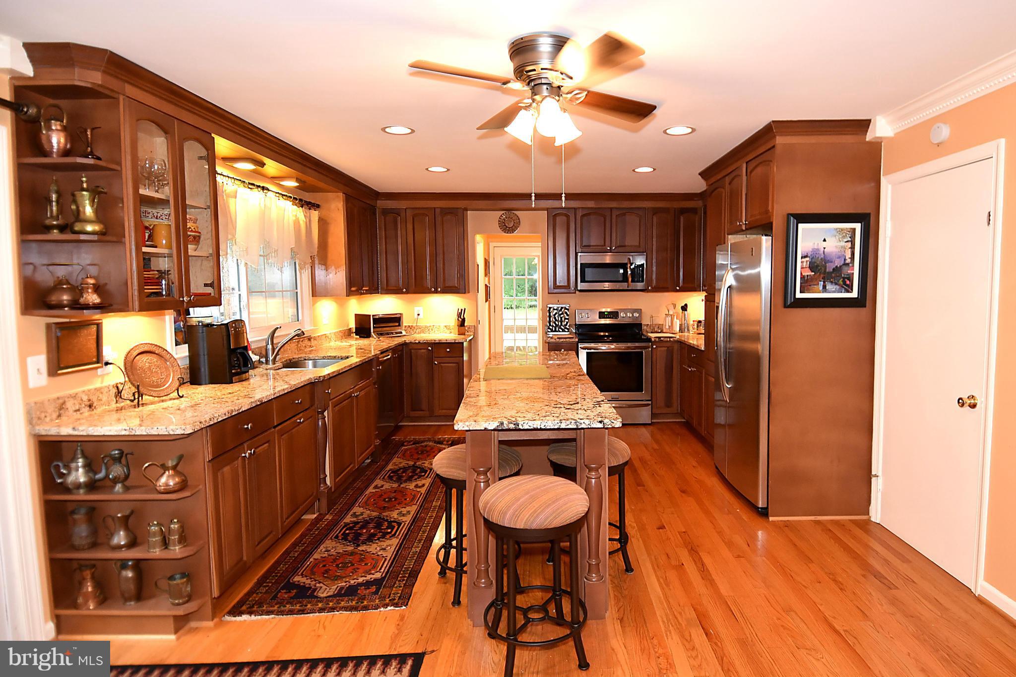 12318 Running Deer Road Manassas, VA 20112 - Photo 7 of 28 Kitchen