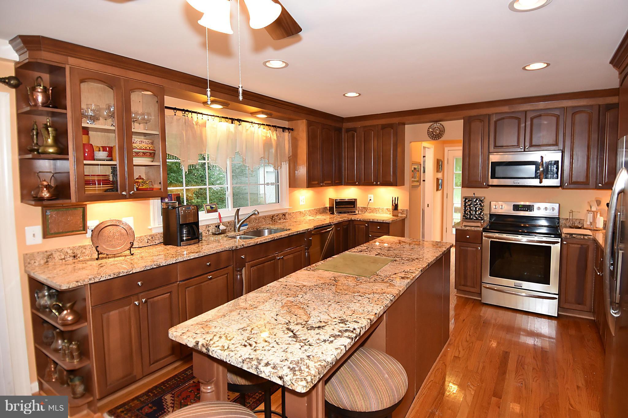 12318 Running Deer Road Manassas, VA 20112 - Photo 8 of 28 Kitchen