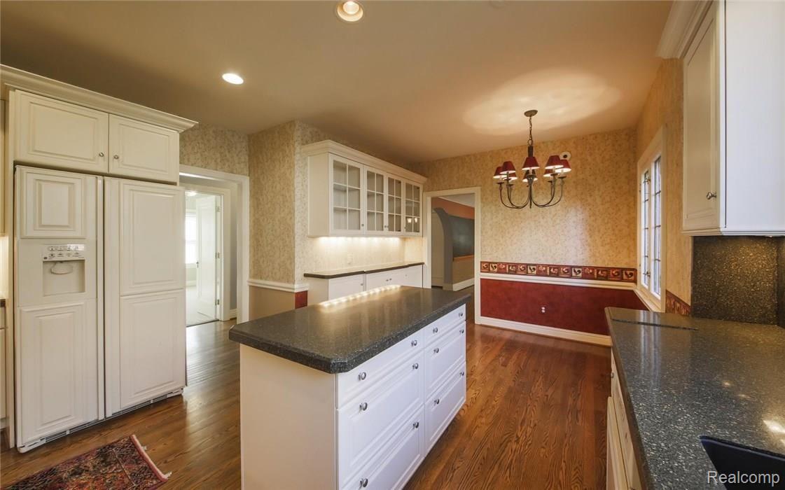 776-778 Trombley Road Grosse Pointe, MI 48230 - Photo 10 of 41 Kitchen w/Island