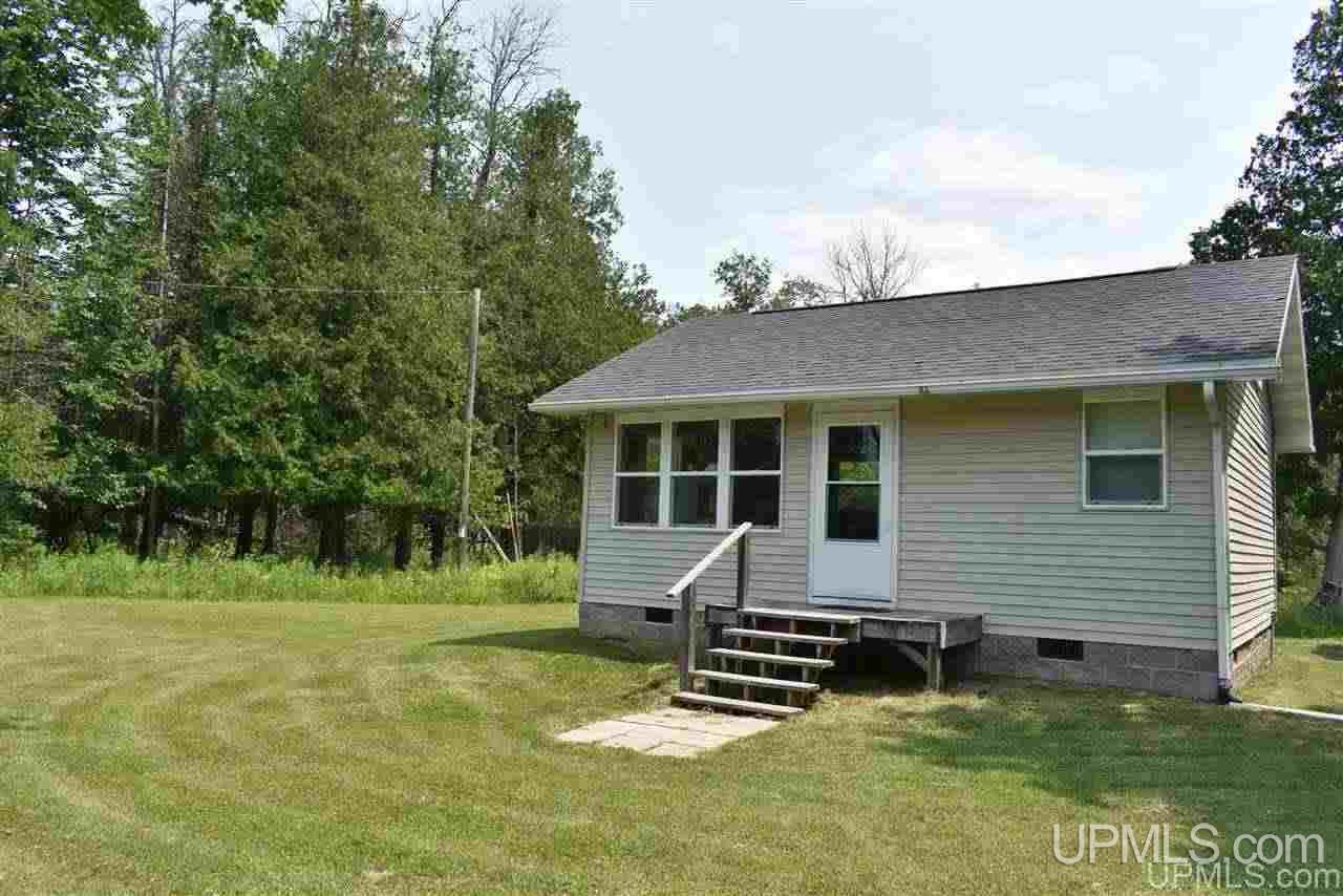 8202 Co Road Rapid River, MI 49878 - Photo 3 of 17