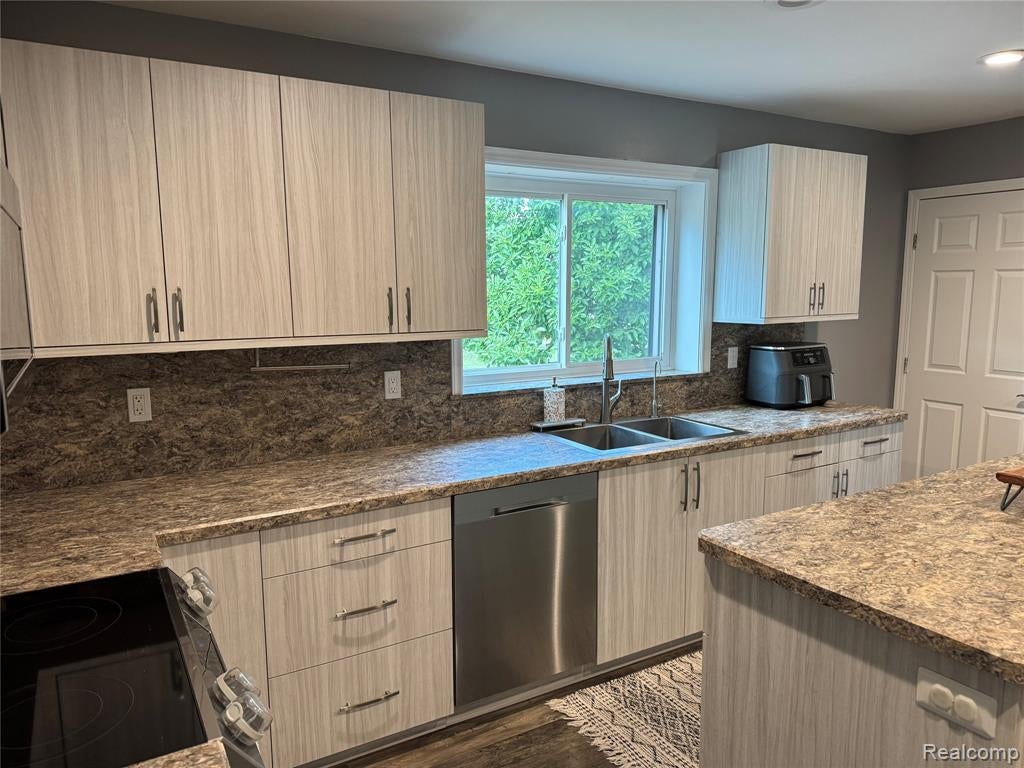 1712 Peppermill Road Lapeer, MI 48446 - Photo 11 of 27 Gallery Image 11