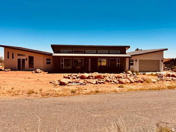 $699,999 | 240 North 250 West, Torrey, UT 84775