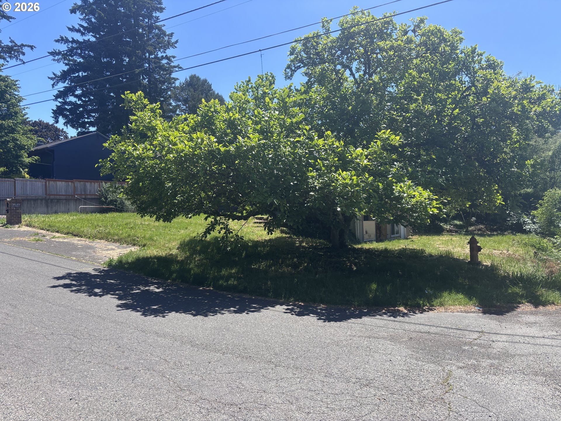 6166 Southwest Wilbard Street Portland, OR 97219 - Photo 10 of 11