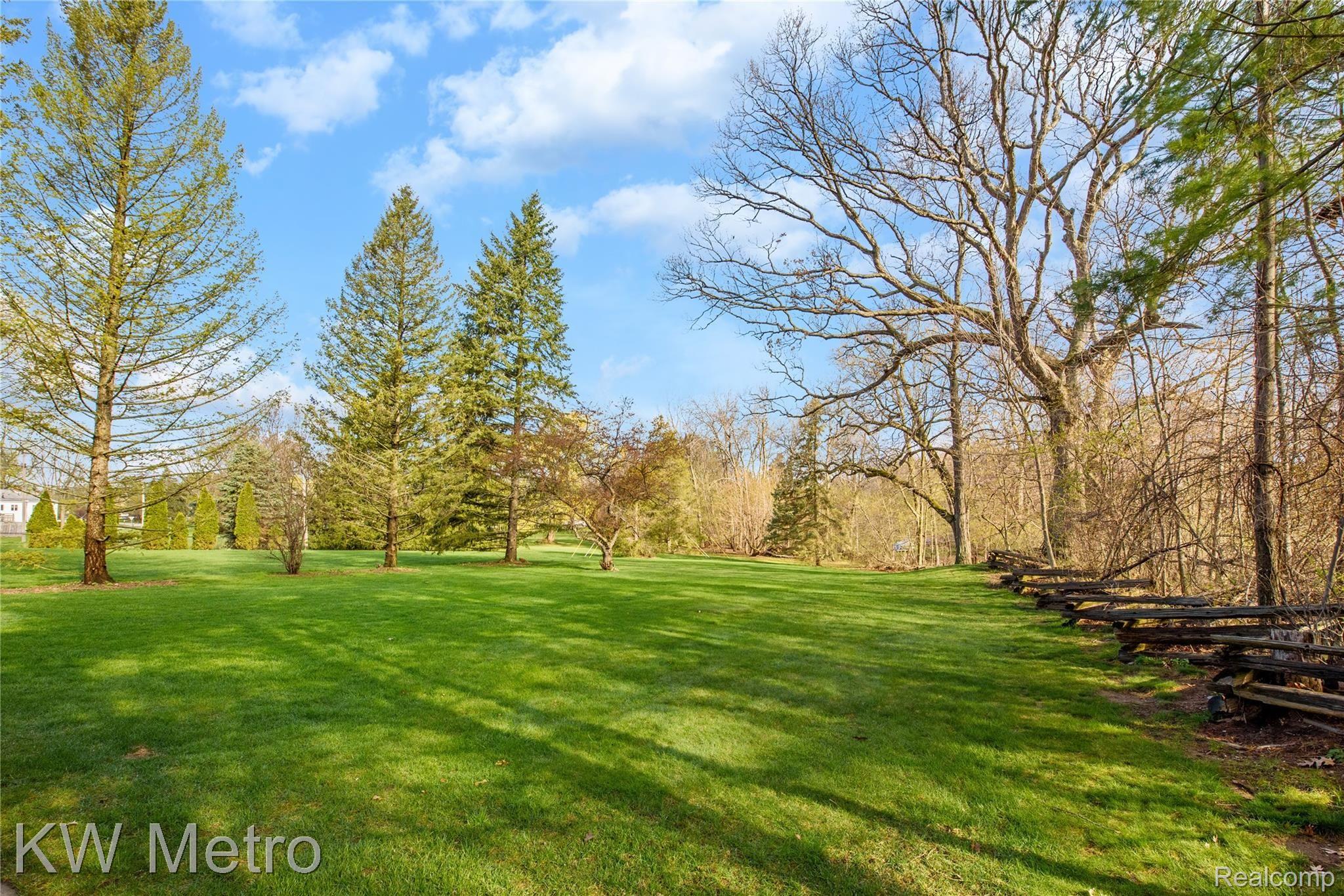 5000 Commerce Road West Bloomfield, MI 48324 - Photo 19 of 20 DSC_4472.jpg