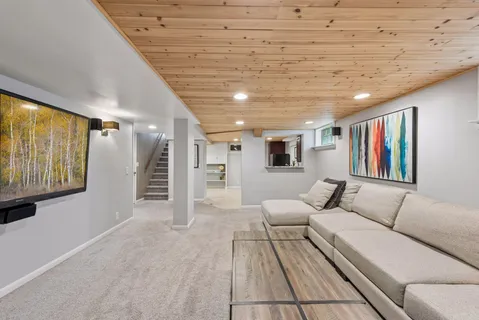 $700,000 | 5148 Upton Avenue South, Minneapolis, MN 55410