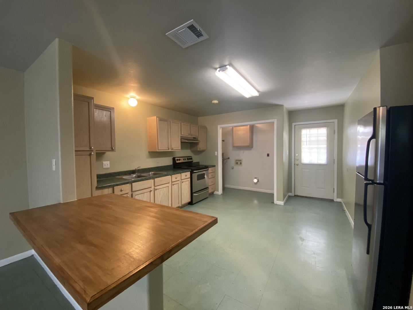 603 Commerce Street Jourdanton, TX 78026 - Photo 2 of 5