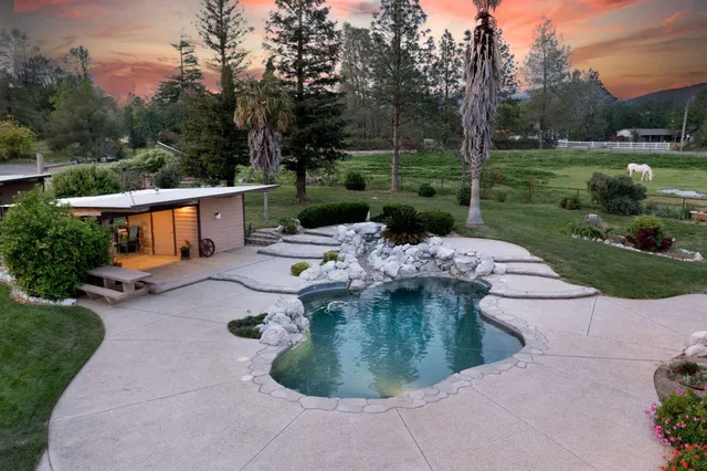 $999,500 | 12832 Los Osos Street, Redding, CA 96003