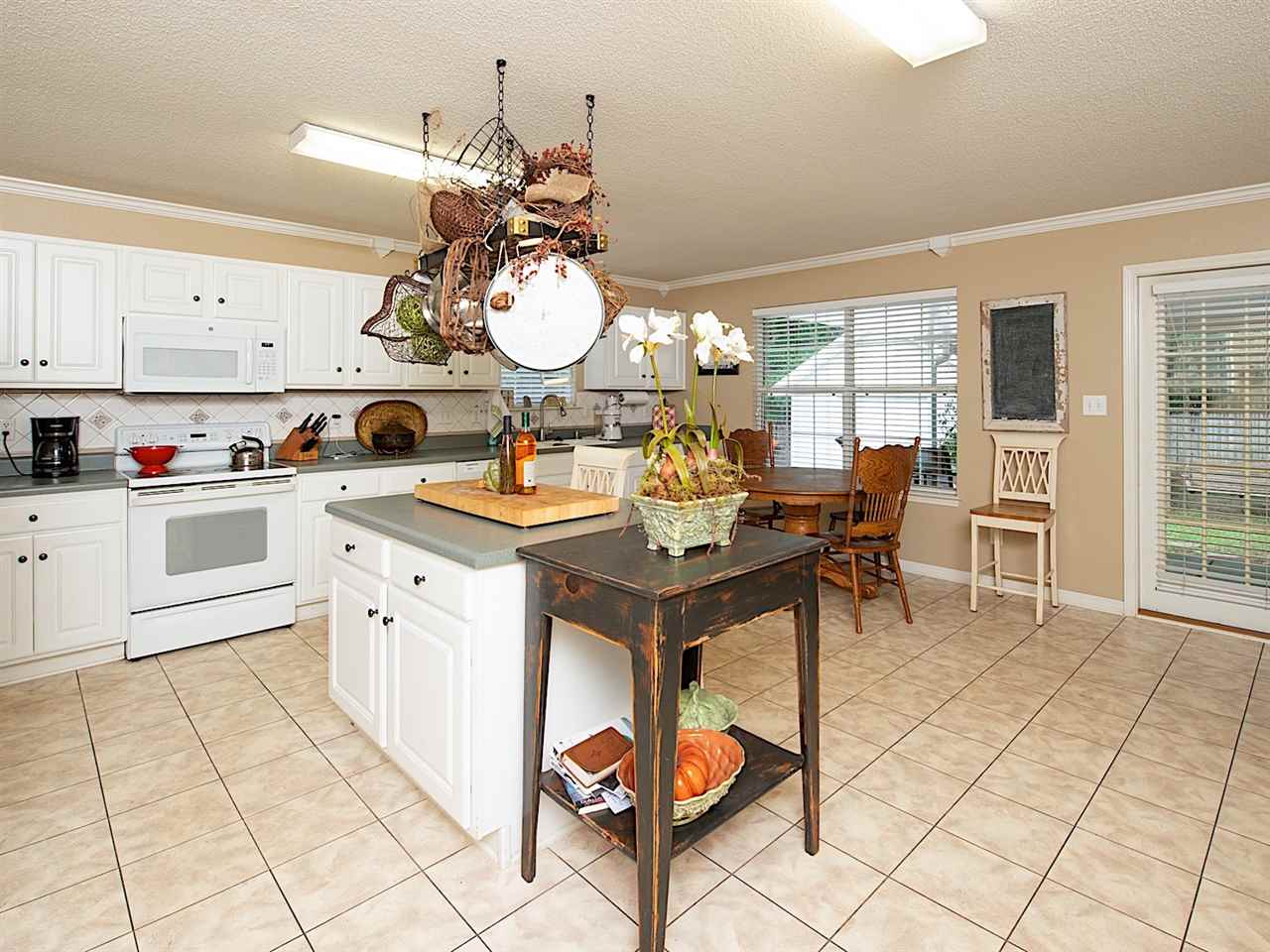 12233 Venice Boulevard Foley, AL 36535 - Photo 16 of 35 Kitchen