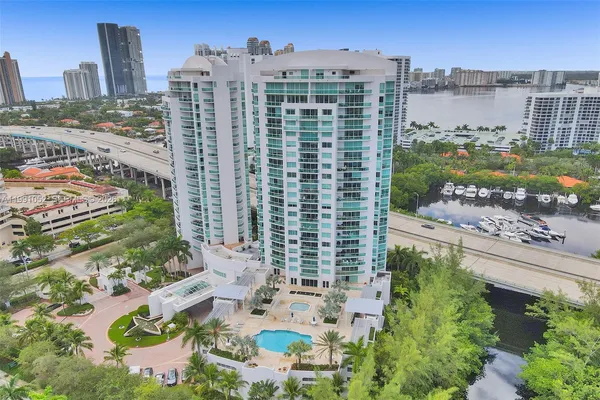 $4,500 | 19400 Turnberry Way, Unit 1621, Aventura, FL 33180