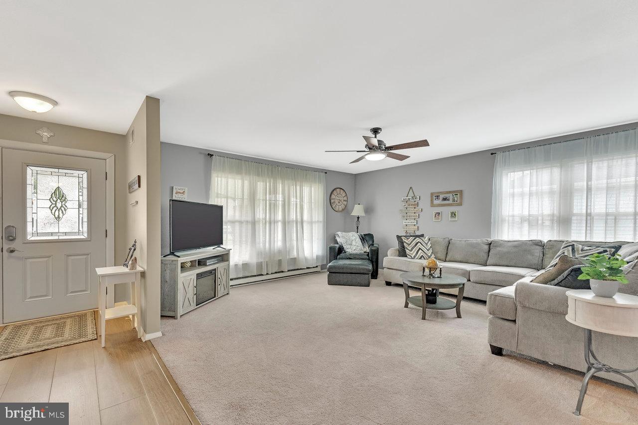15 Windsor Road Southampton, NJ 08088 - Photo 3 of 24 Gallery Image 3
