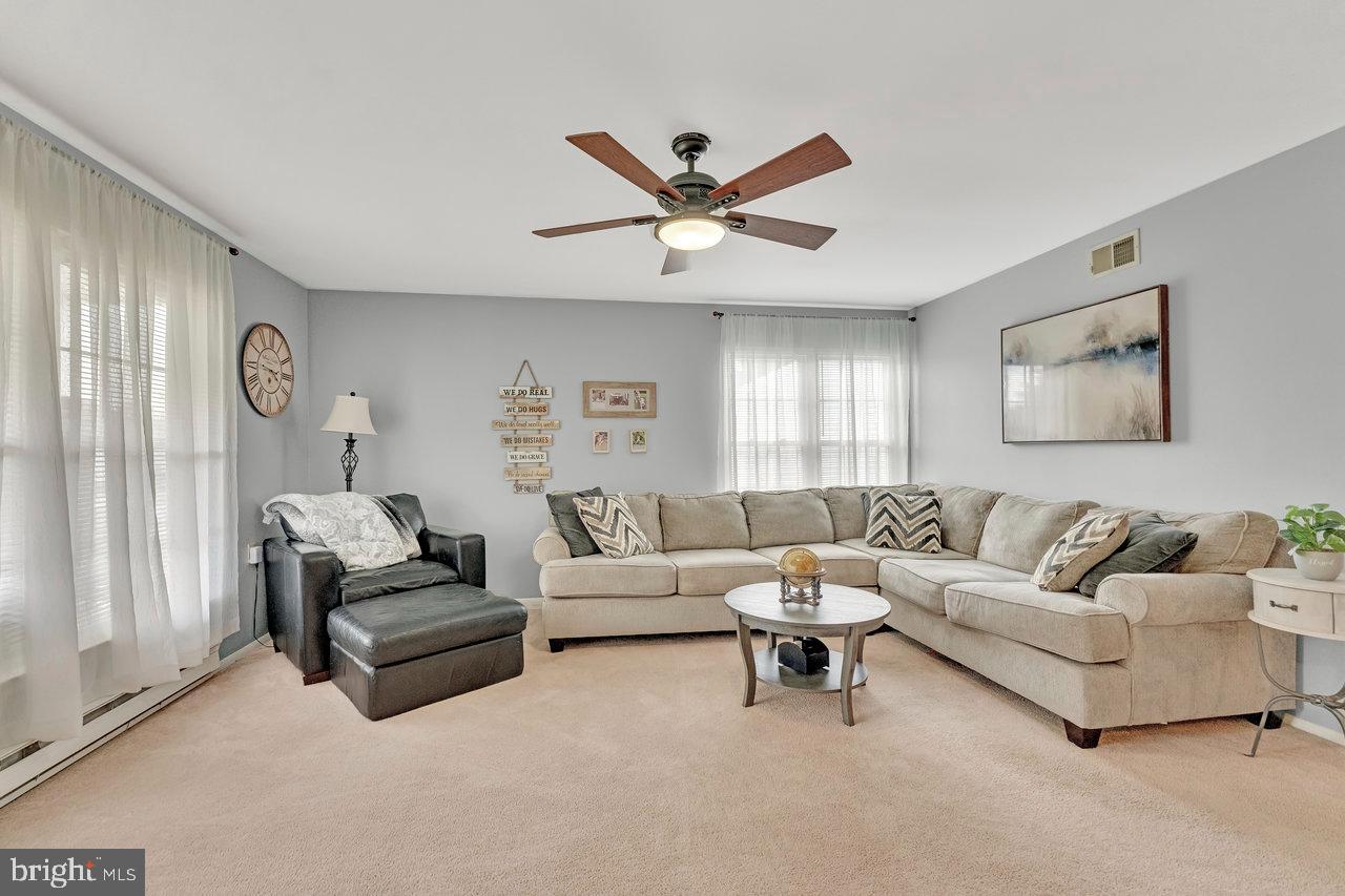 15 Windsor Road Southampton, NJ 08088 - Photo 4 of 24 Gallery Image 4