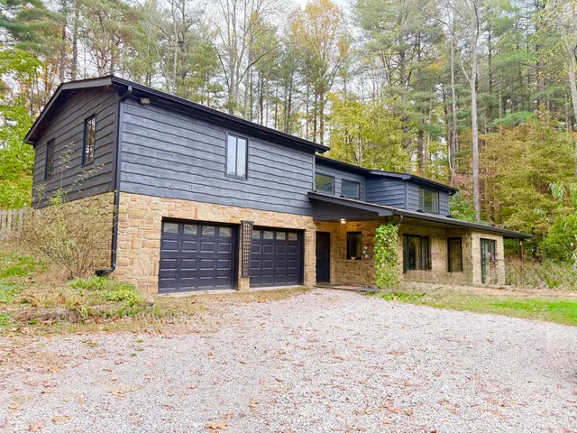 $595,000 | 5994 Pine Tree Lane Road, Morgantown, IN 46160