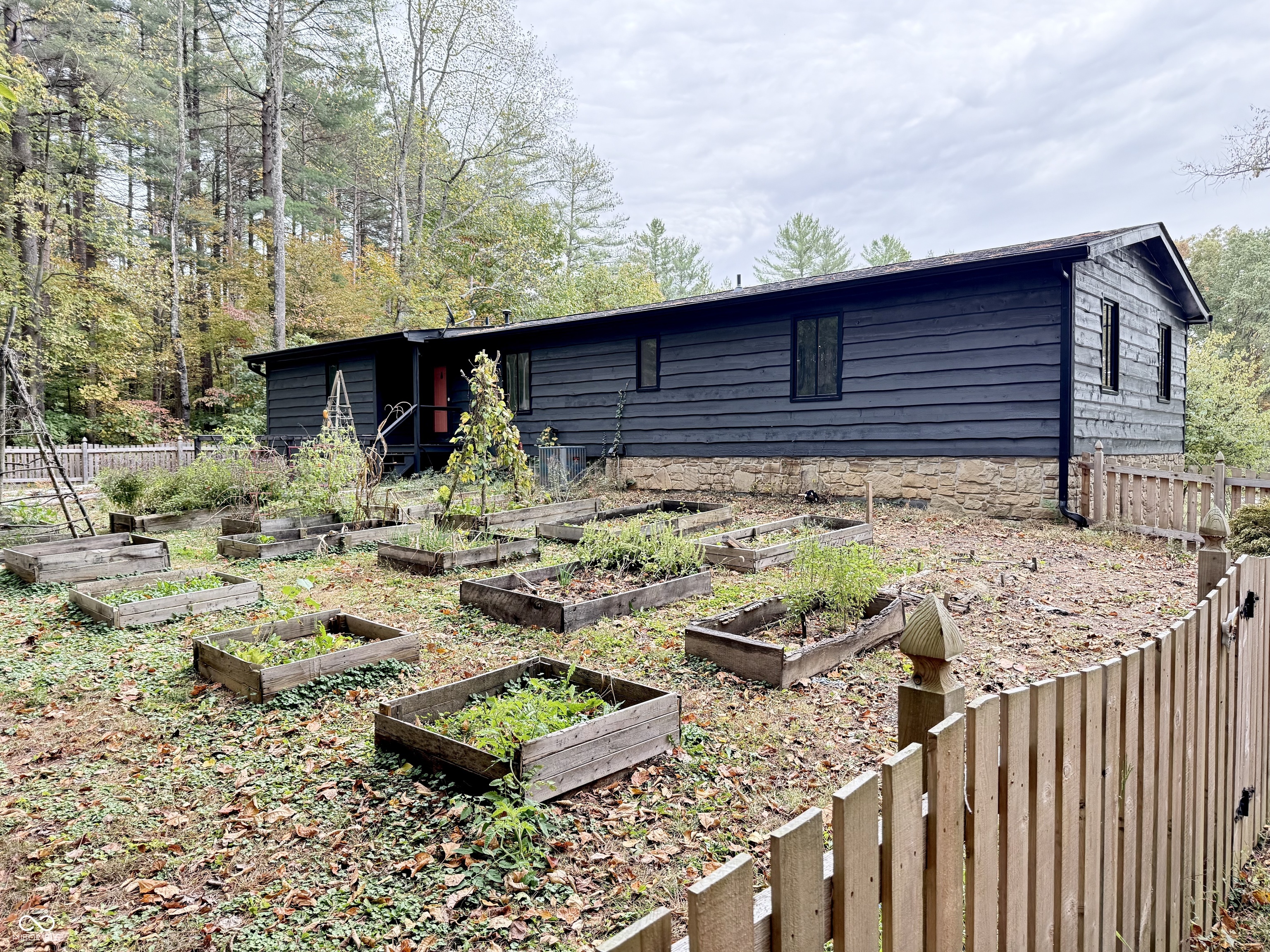 5994 Pine Tree Lane Road Morgantown, IN 46160 - Photo 2 of 61