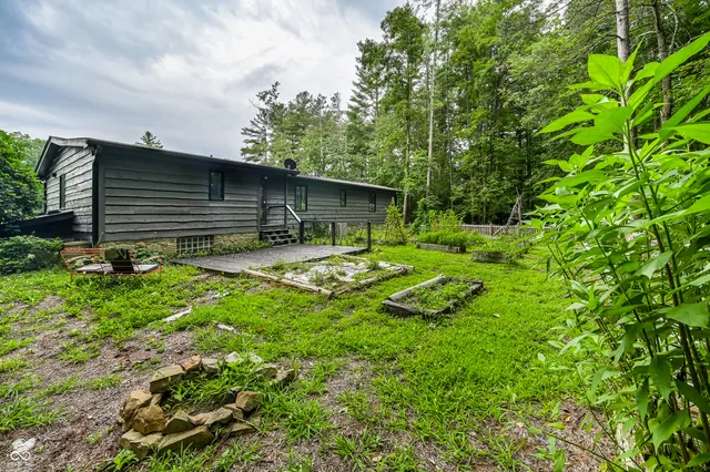 $595,000 | 5994 Pine Tree Lane Road, Morgantown, IN 46160