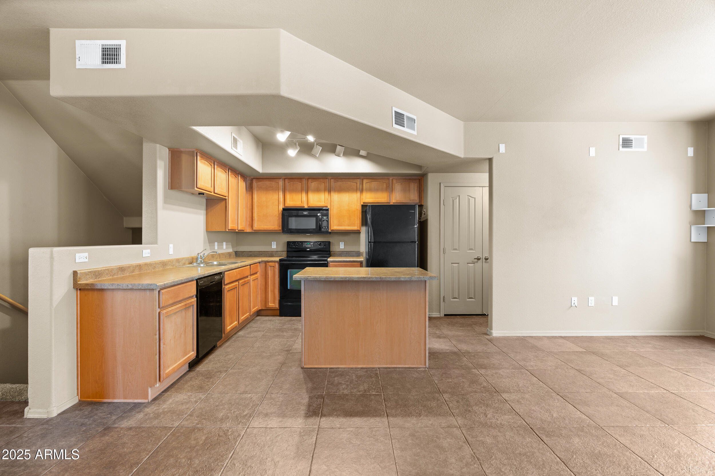 280 South Evergreen Road, Unit 1374 Tempe, AZ 85288 - Photo 5 of 19 280 S Evergreen Rd #1374 (12 of 37)