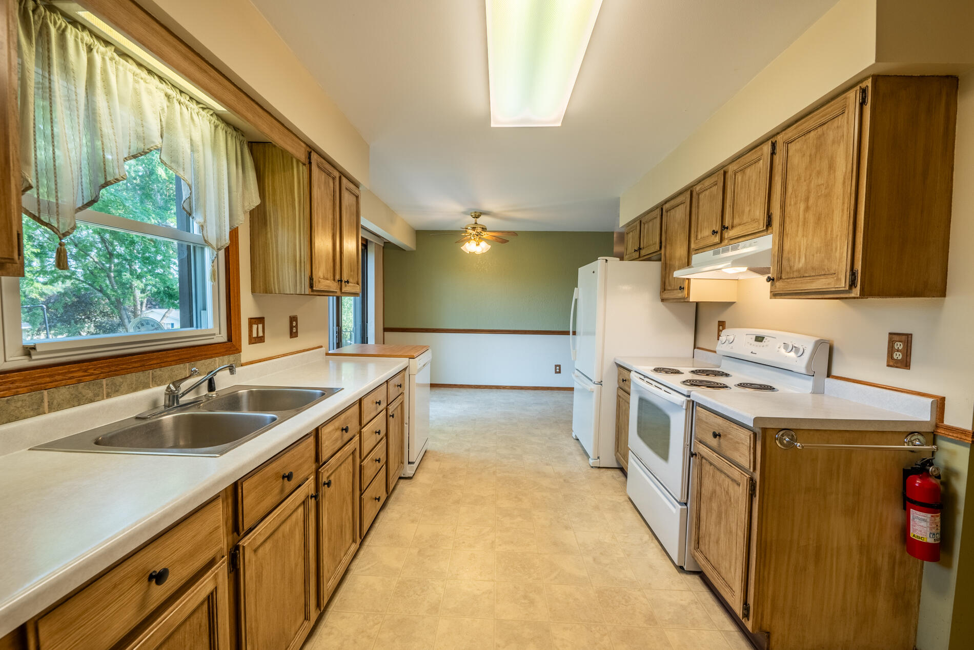 384 Ridge Road Juneau, WI 53039 - Photo 39 of 52 Galley Kitchen