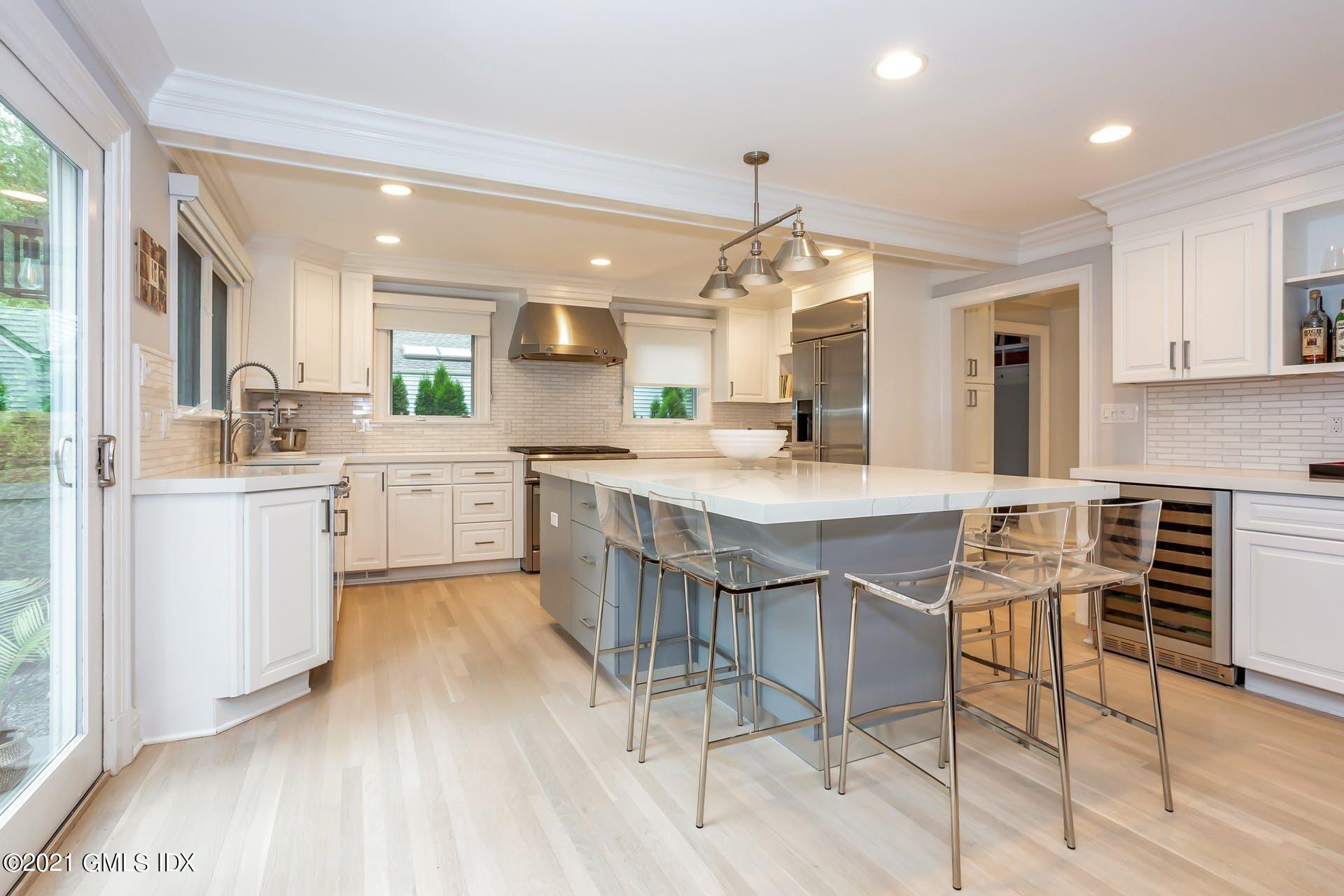 16 Manor Road Old Greenwich, CT 06870 - Photo 7 of 24 Kitchen