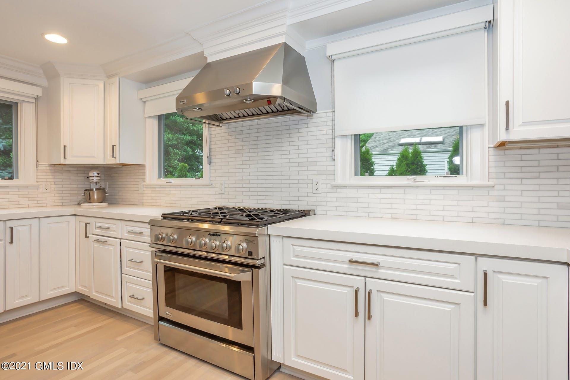 16 Manor Road Old Greenwich, CT 06870 - Photo 9 of 24 Kitchen
