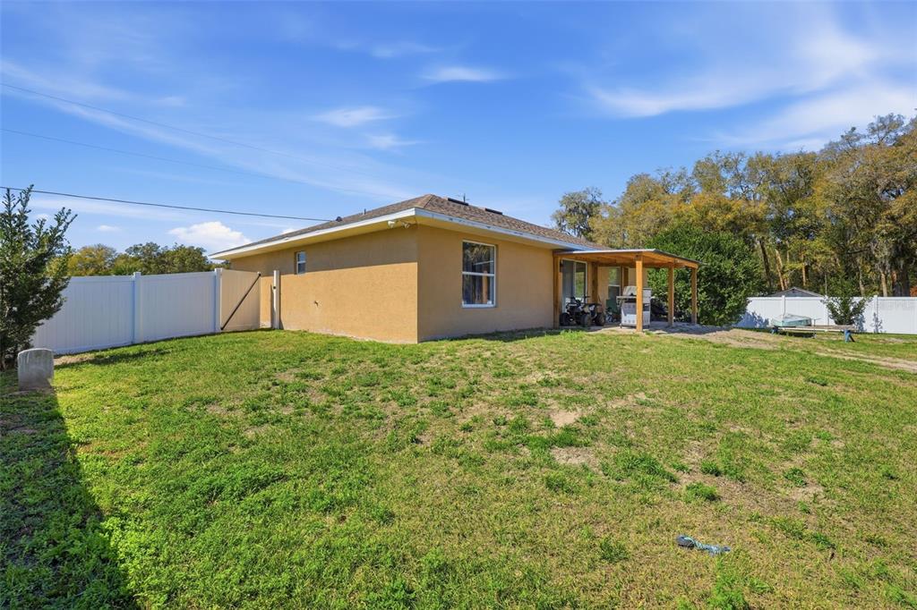 195 North Frederick Street Pierson, FL 32180 - Photo 9 of 39
