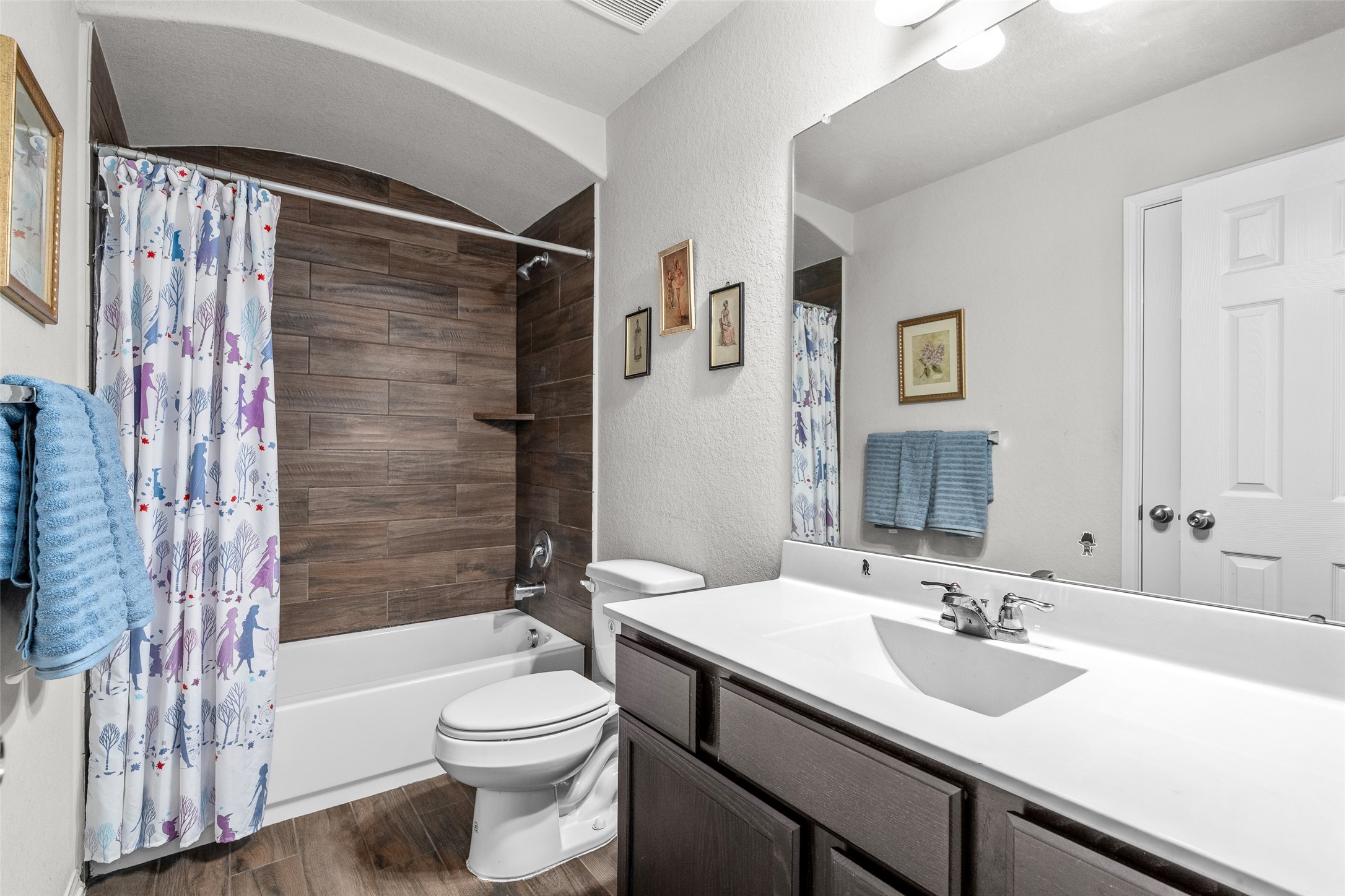4518 Antero Court Rosenberg, TX 77471 - Photo 11 of 33 a bathroom with a sink toilet and shower