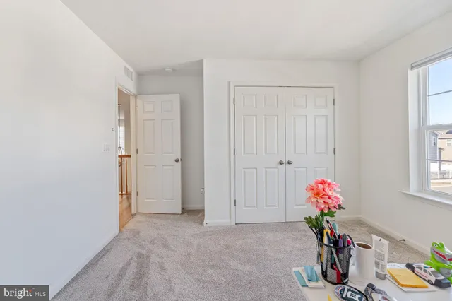 a view of entryway with interior