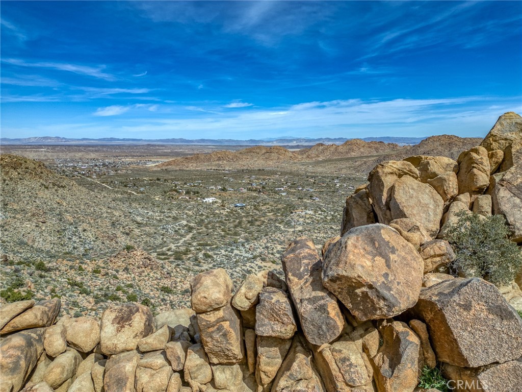 8900 Sunset Road Joshua Tree, CA 92252 - Photo 6 of 33