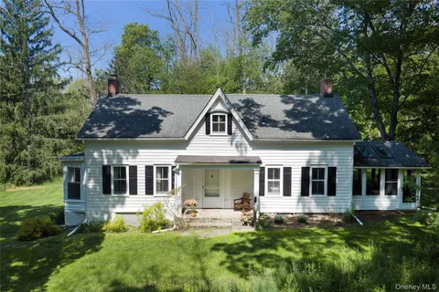 $575,000 | 181 Twin Arch Road, Rock Tavern, NY 10992
