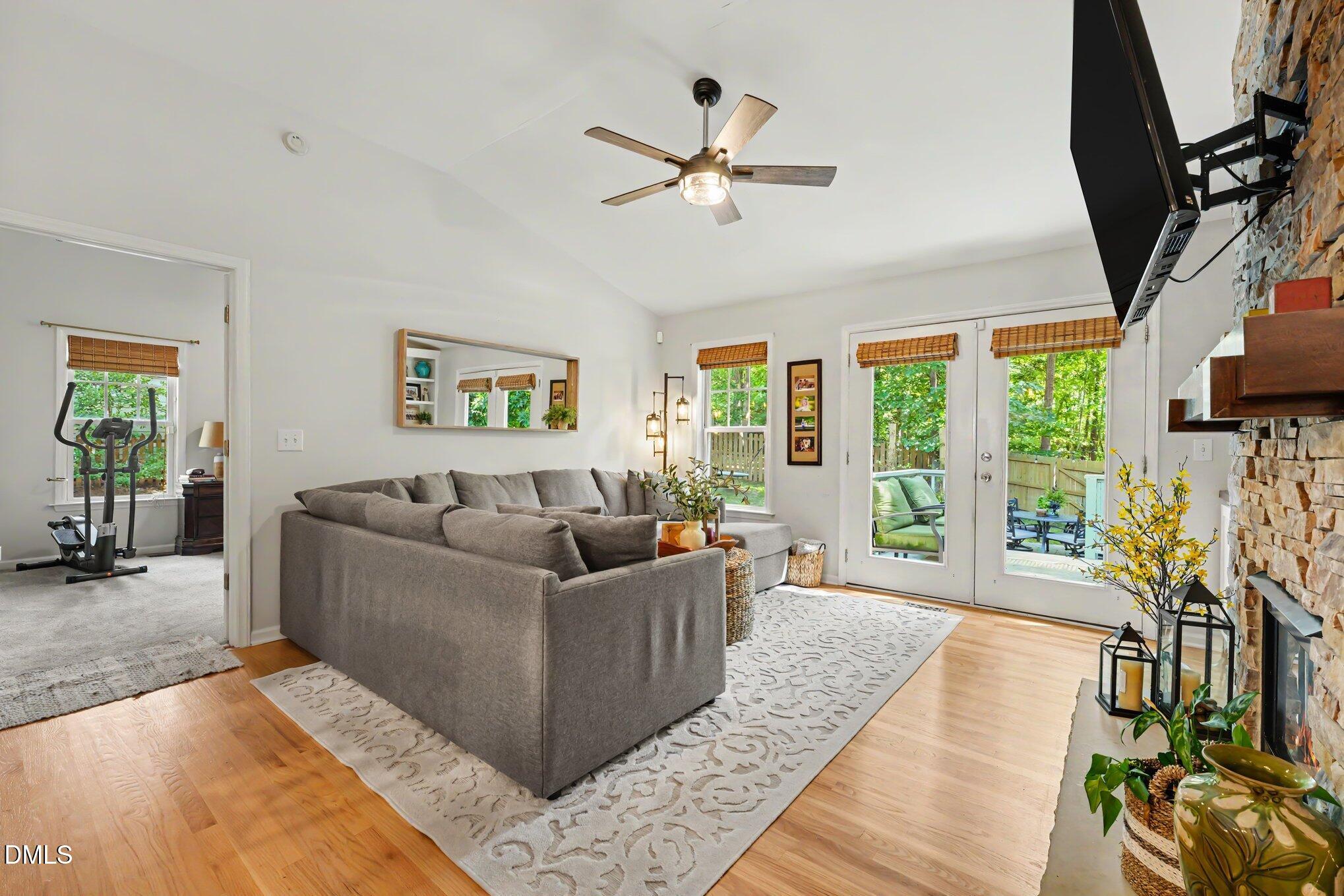 10024 Smith Basin Lane Raleigh, NC 27614 - Photo 13 of 23 Living Room