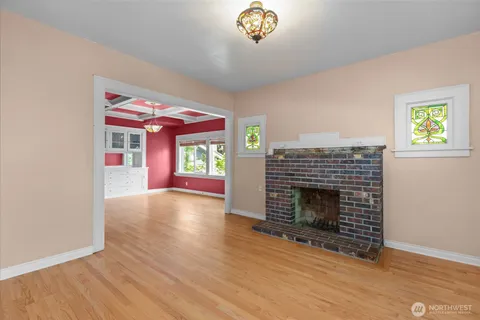 $945,000 | 2010 Northeast 54th Street, Seattle, WA 98105