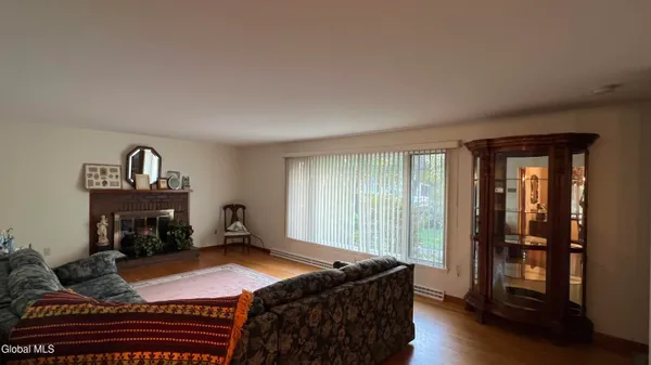 $38,400 | 275 Bloomingrove Drive, North Greenbush, NY 12180