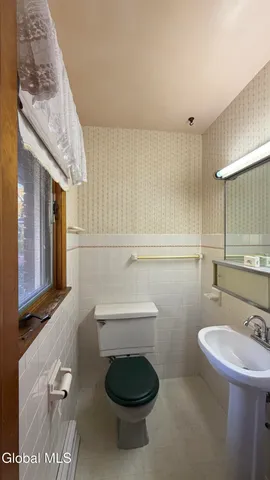 $3,200 | 275 Bloomingrove Drive, North Greenbush, NY 12180