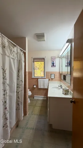 $3,200 | 275 Bloomingrove Drive, North Greenbush, NY 12180