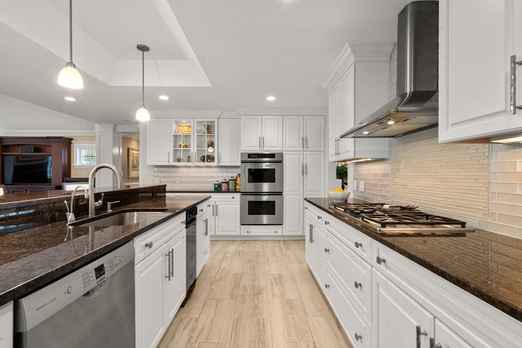 11 Mosley Road Newton, MA 02459 - Photo 11 of 38