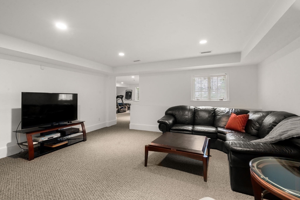 11 Mosley Road Newton, MA 02459 - Photo 34 of 38