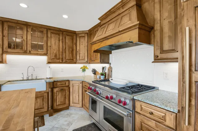 $8,600 | 3465 Deephaven Avenue, Deephaven, MN 55391