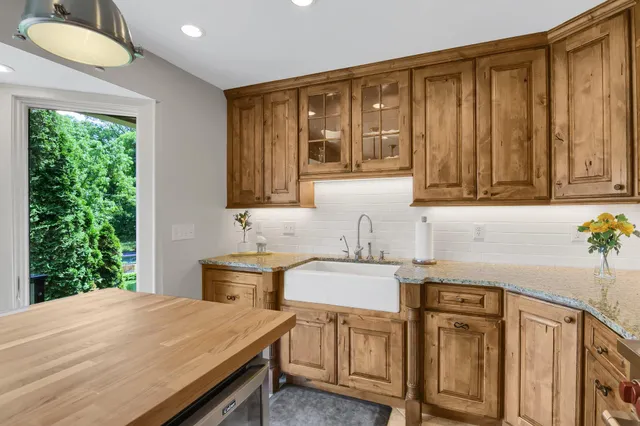 $8,600 | 3465 Deephaven Avenue, Deephaven, MN 55391